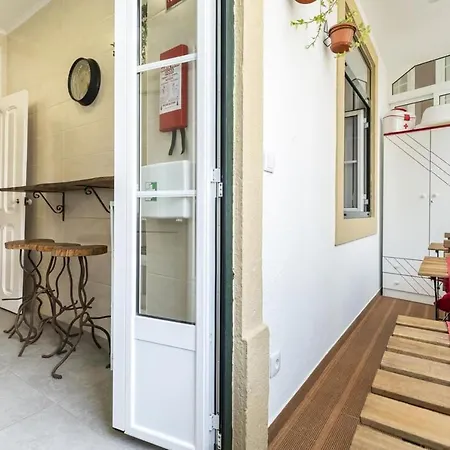 Retro M2 R4 - Lovely Double With Shared Bathroom 3* Lisboa
