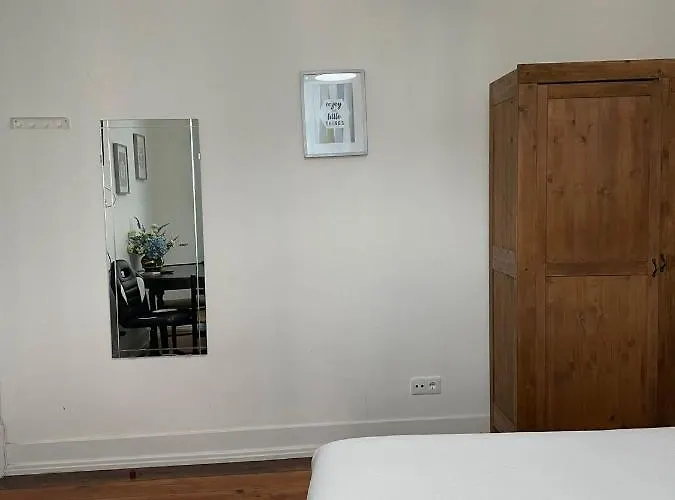 Pensión Retro M2 R4 - Lovely Double With Shared Bathroom Lisboa