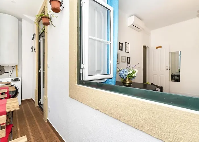 Retro M2 R4 - Lovely Double With Shared Bathroom Lisboa