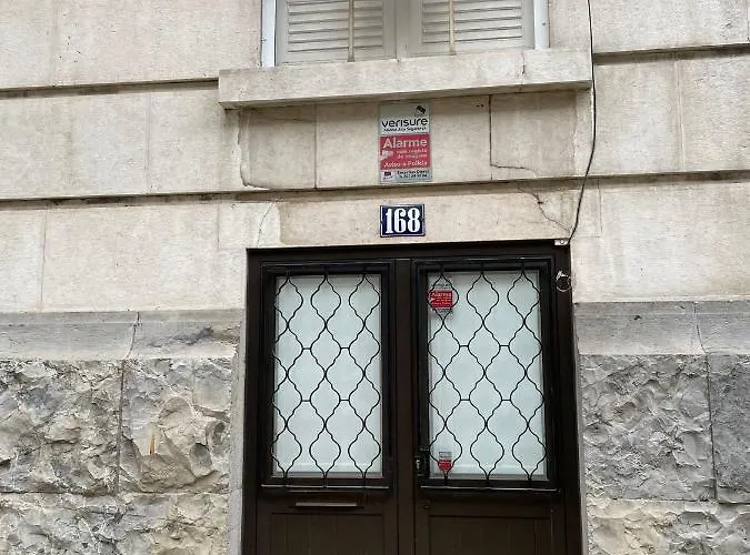 Pensjonat Retro M2 R4 - Lovely Double With Shared Bathroom 3*